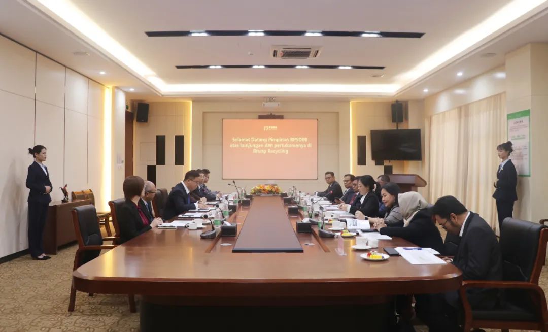 20231208-1-印尼工業(yè)部、莫羅瓦利金屬工業(yè)理工學(xué)院、佛山職業(yè)技術(shù)學(xué)院蒞臨邦普循環(huán)交流訪問.jpg